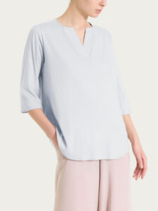 Blusa con scollo a V in Voile Stretch Ragno – Lilac Hint – foto 1